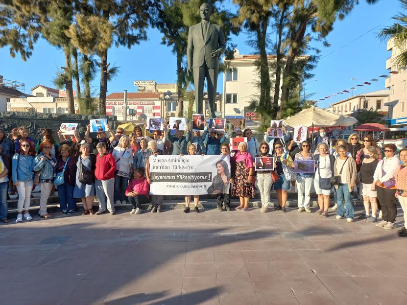 AYVALIK’TAN İSYANDAKİ İRAN’LI KADINLARA DESTEK