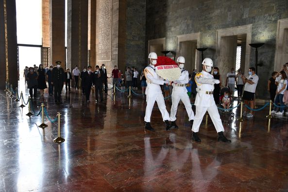 6 EYLÜL'DE  ATA'NIN HUZURUNDA