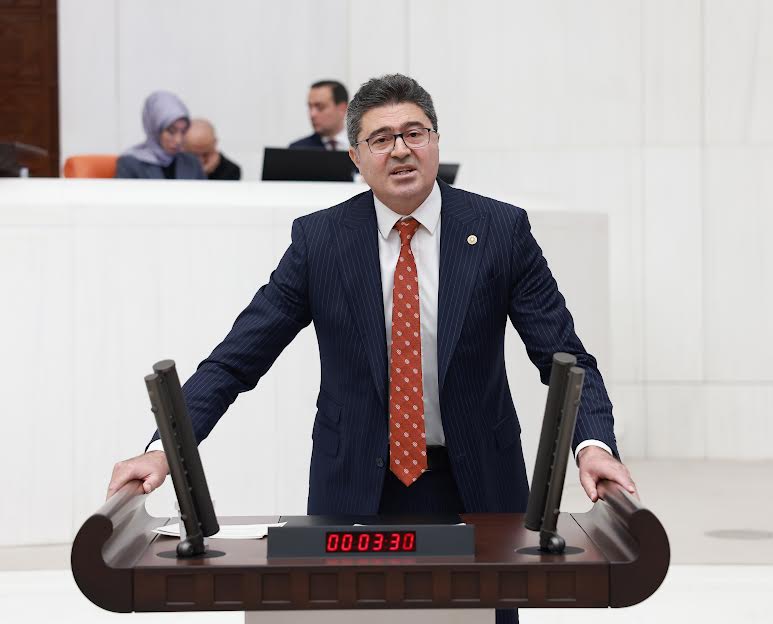 BALIKESİR'DE ESNAF KEPENK KAPATMAYA DEVAM EDİYOR