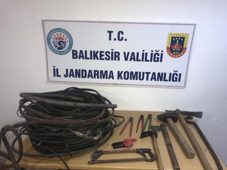 Bandırma’da kablo hırsızlarına suçüstü