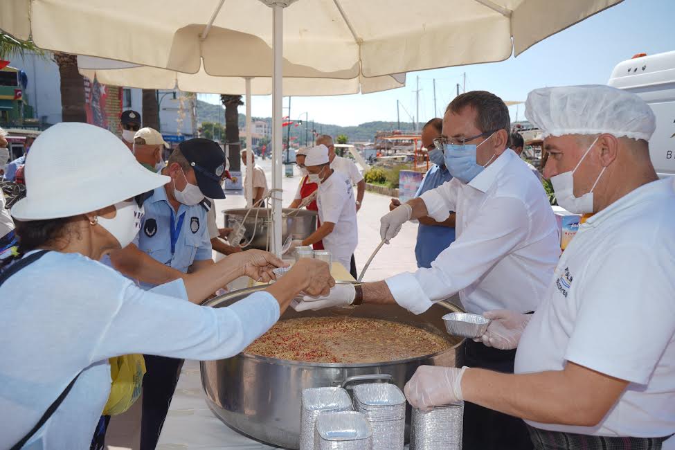 Başkan Ergin’den aşure ikramı