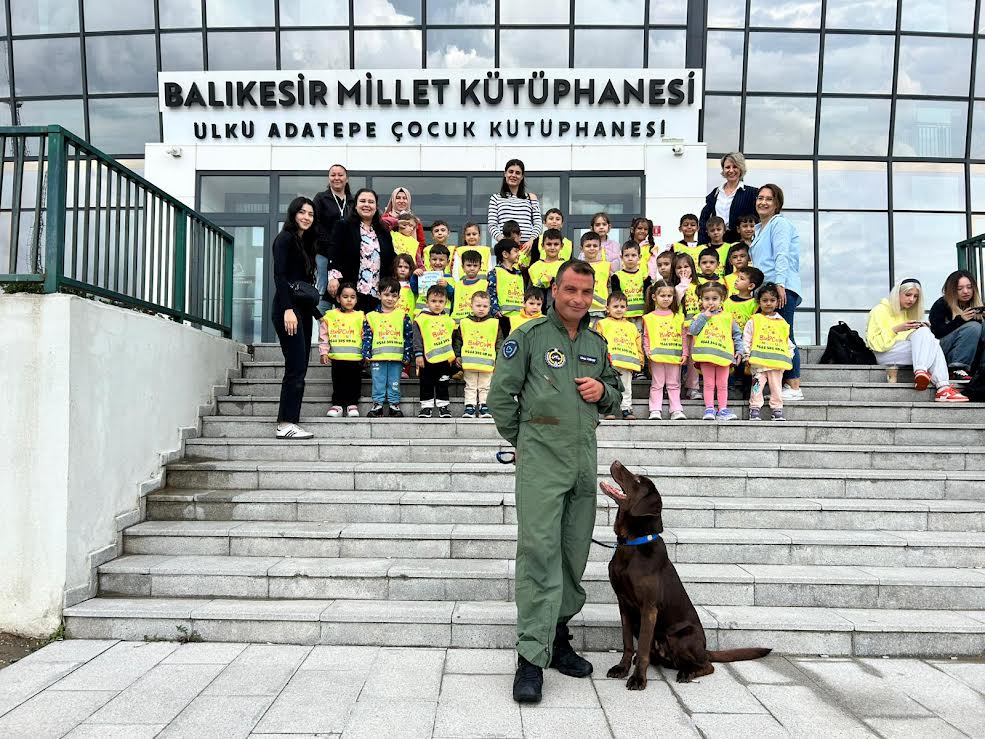 ÜLKÜ ADATEPE KÜTÜPHANESİ'NİN KONUKLARI BURCUM ANAOKULU ÖĞRENCİLERİ