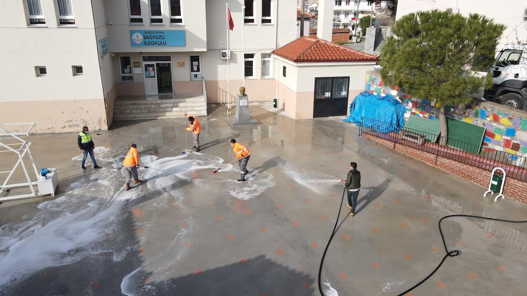 KÖY OKULLARINDA YÜZ YÜZE EĞİTİM ÖNCESİ DEZENFEKSİYON