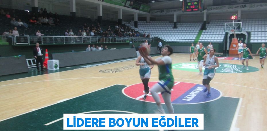 Lidere boyun eğdiler