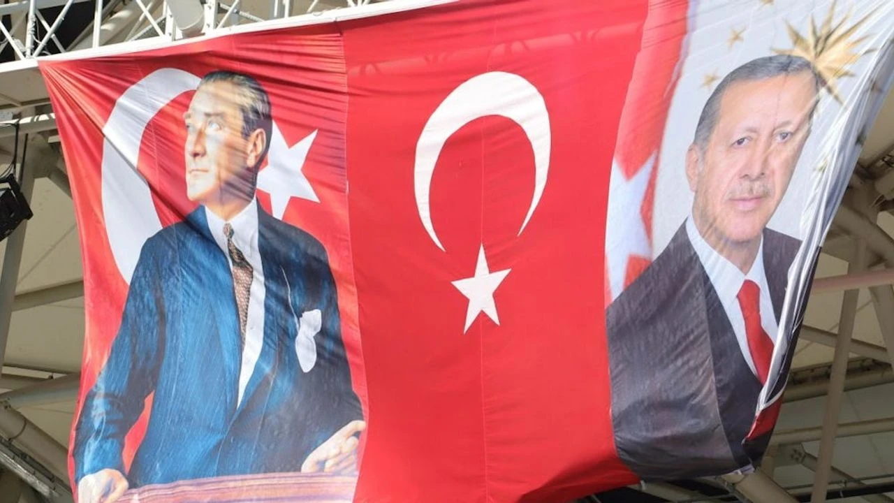 Balıkesir’de 29 Ekim Afiş Talimatı Tartışması