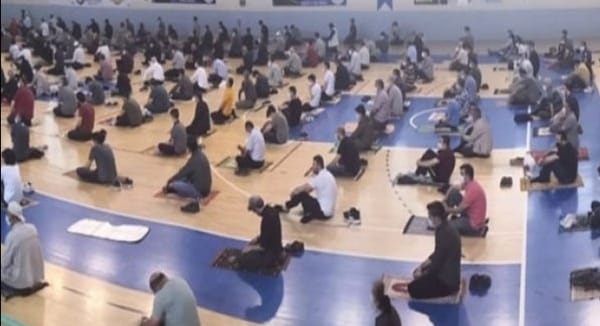 Cuma namazı için spor salonları ibadete açıldı
