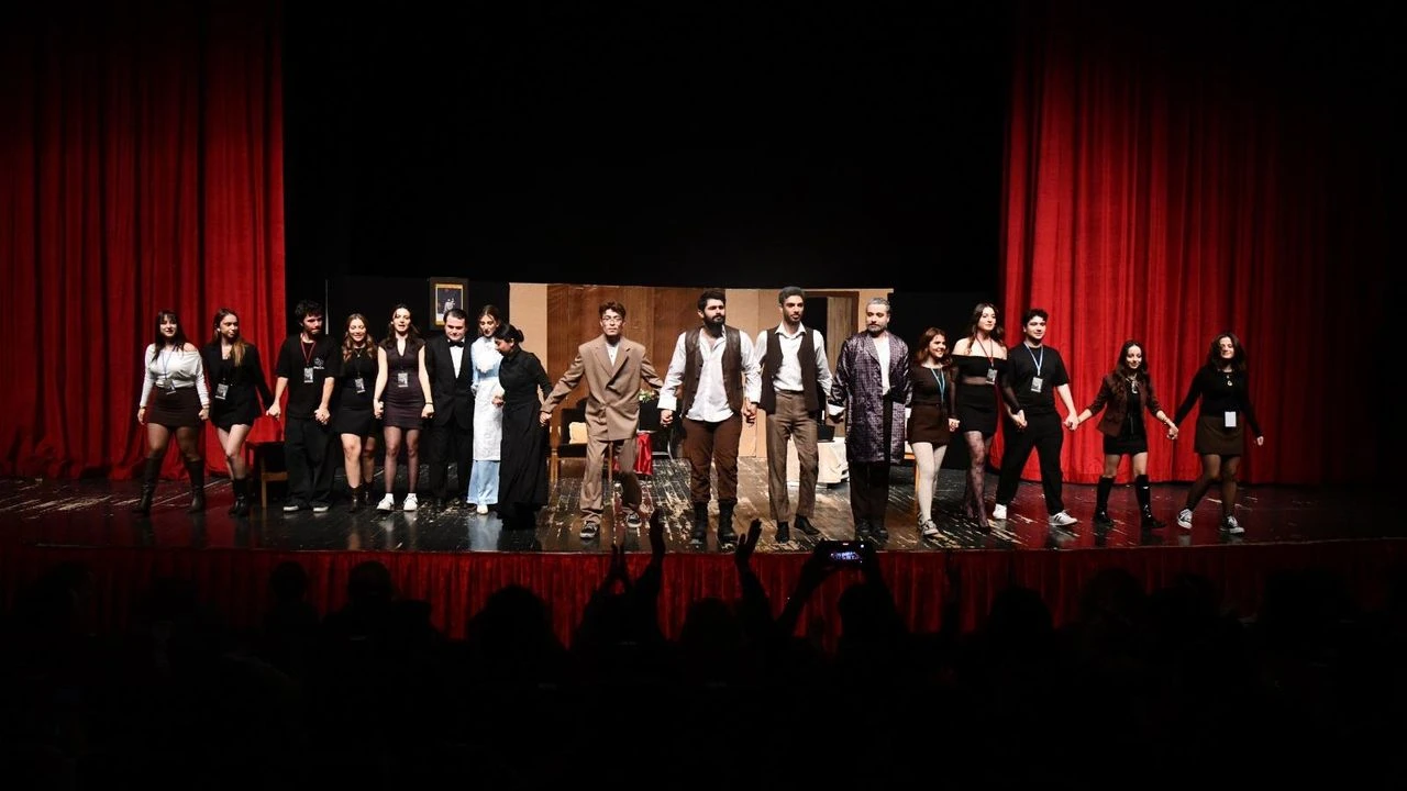 Balıkesir hafta sonları tiyatroyla renkleniyor