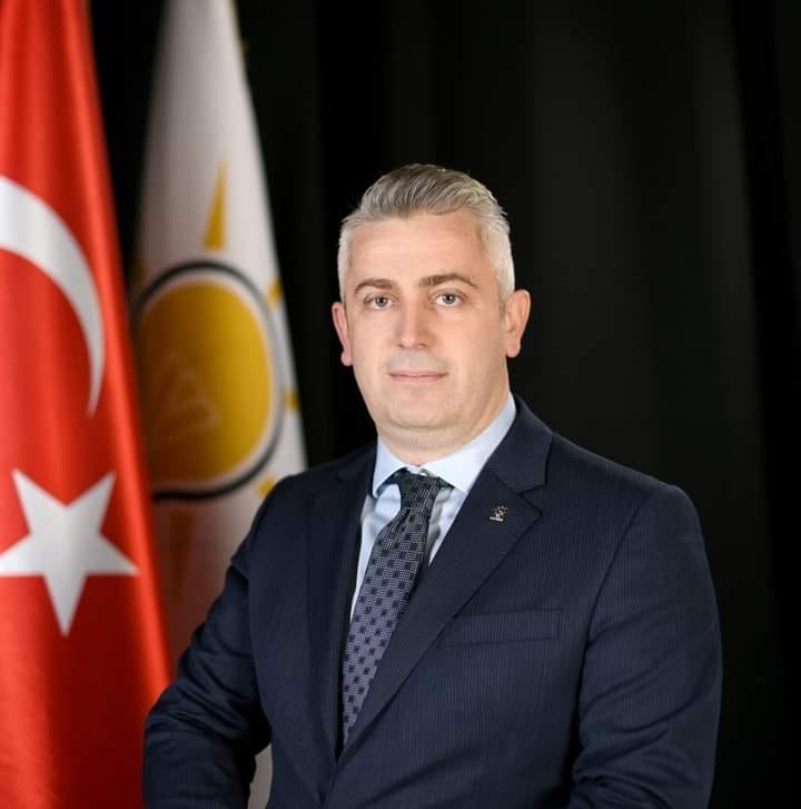 Karesi Belediye Başkanı Mesut Akbıyık’a ‘iş kıyafeti’ soruları