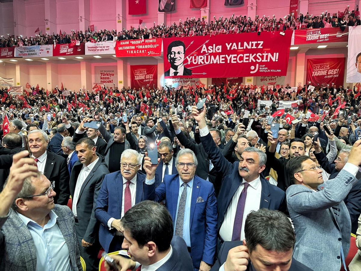 BALIKESİR'İN CHP'Lİ BAŞKANLARI İMAMOĞLU'NA DESTEK İÇİN BURSA'DA