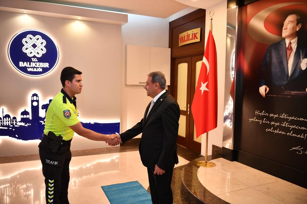 Vali Şıldak Personel İle Bayramlaştı