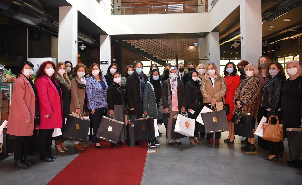 Büyükşehir, kadın muhtarların Emekçi Kadınlar Günü’nü kutladı