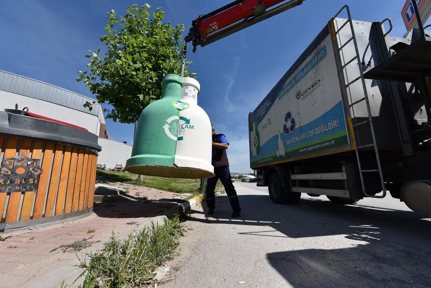 KARESİ'DE CAM ATIK KUMBARALARI