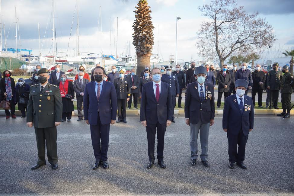 AYVALIK’TA ŞEHİTLER TÖRENLE ANILDI