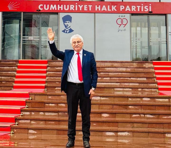 TECRÜBELİ SİYASETÇİ MEHMET TÜM PM ‘ye GİRDİ