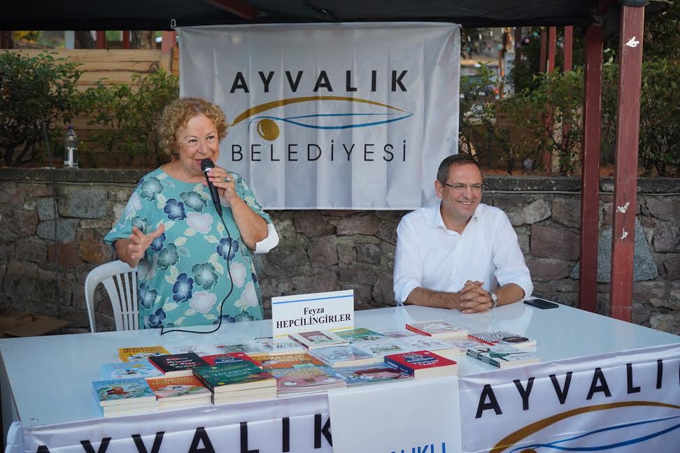 AYVALIK 1.YAZ KİTAP FUARI AÇILDI