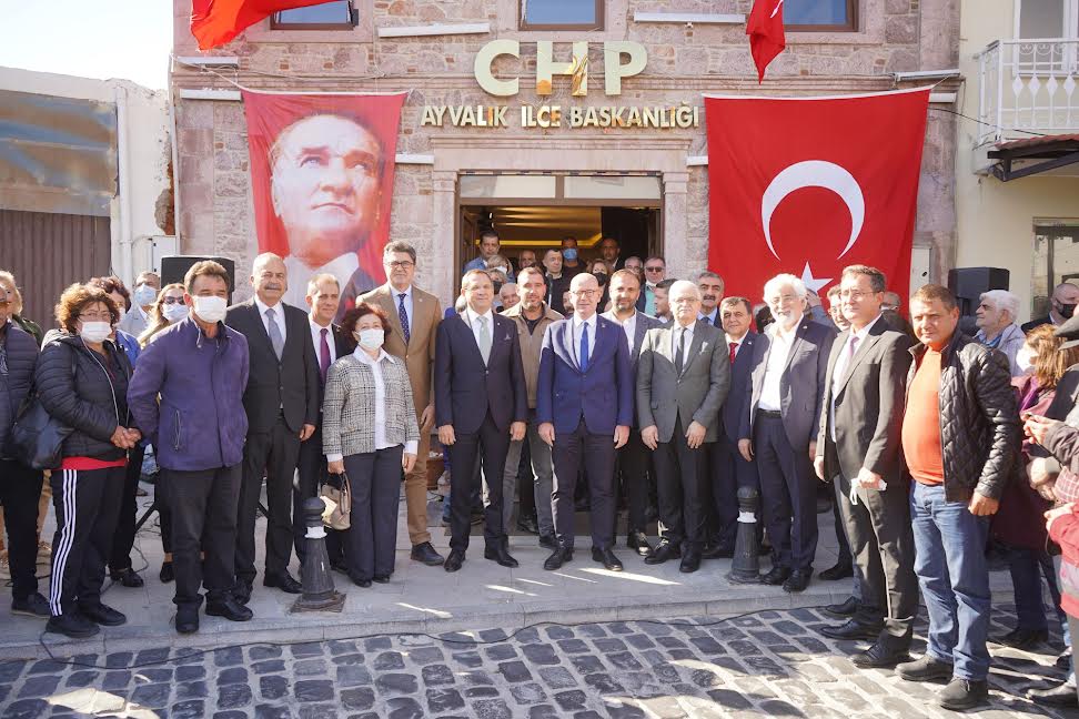 BAŞKAN ERGİN VE YEDİ MECLİS ÜYESİ CHP’DE