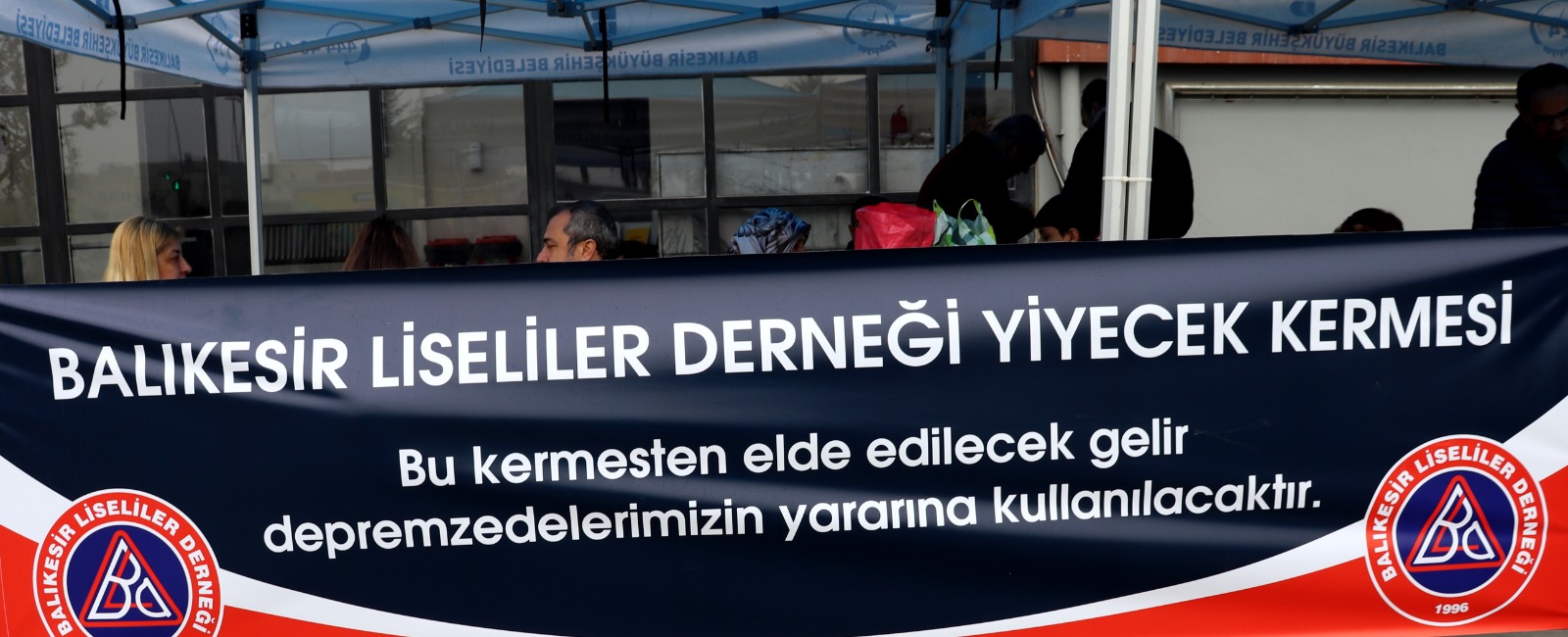 BALIKESİR LİSELİLER DERNEĞİ'NDEN YARDIM KERMESİ