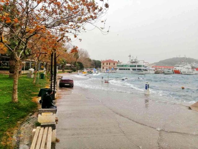 BALIKESİR'DEKİ FIRTINANIN BİLANÇOSU AÇIKLANDI