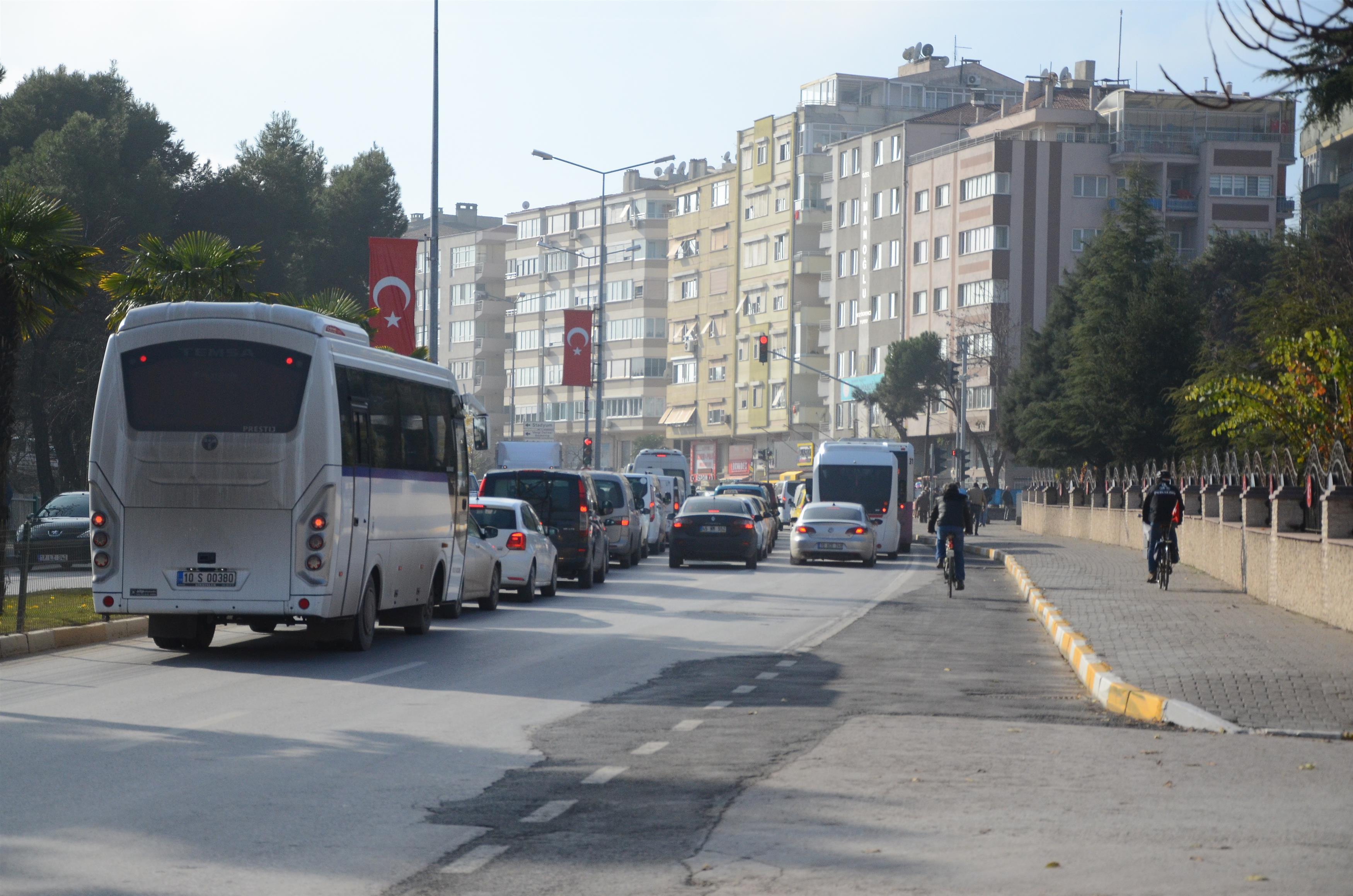 BALIKESİR'DE EKONOMİYE RAĞMEN ARAÇ SAYISINDA ARTIŞ