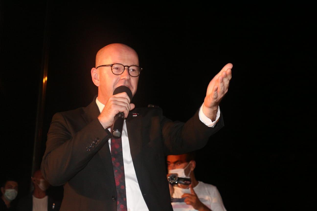 ''AKP HALKIMIZIN SORUNLARINDAN HABERSİZ''