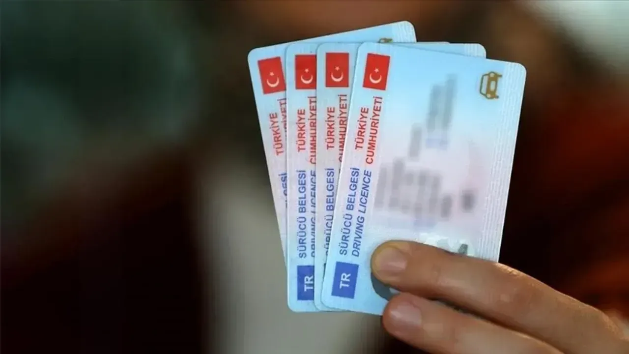 Ehliyetini Hâlâ Yenilemeyenler Dikkat! Süre Uzatıldı! Son Gün 31 Ekim!