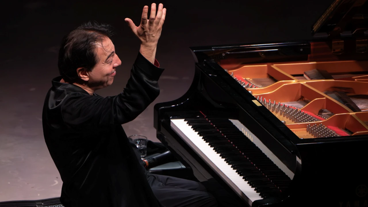 Fazıl Say, Ayvalık’ta Piyano Başında 50 Yılını Kutladı
