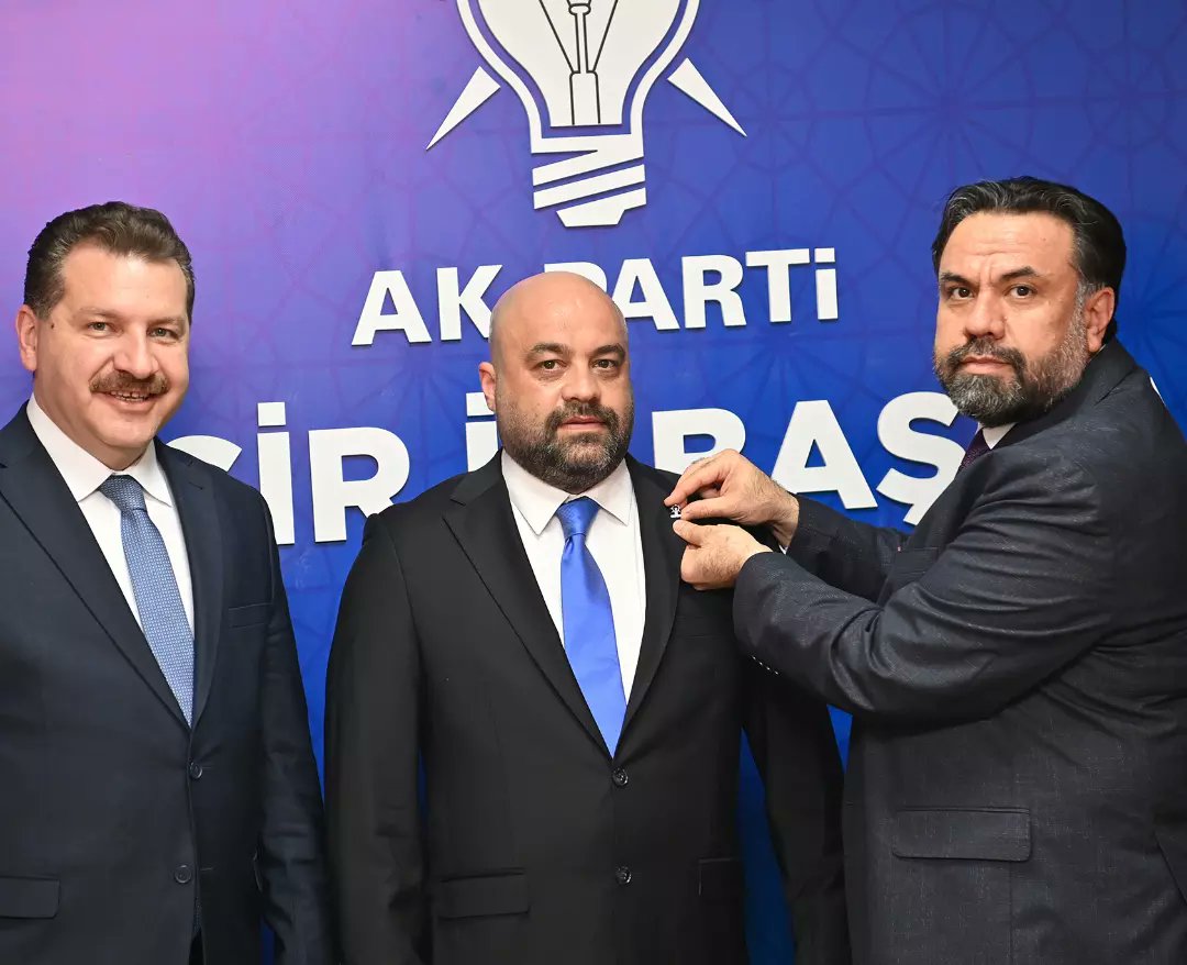 BASRİ ERSAN KIRBAŞ AK PARTİ ROZETİNİ TAKTI
