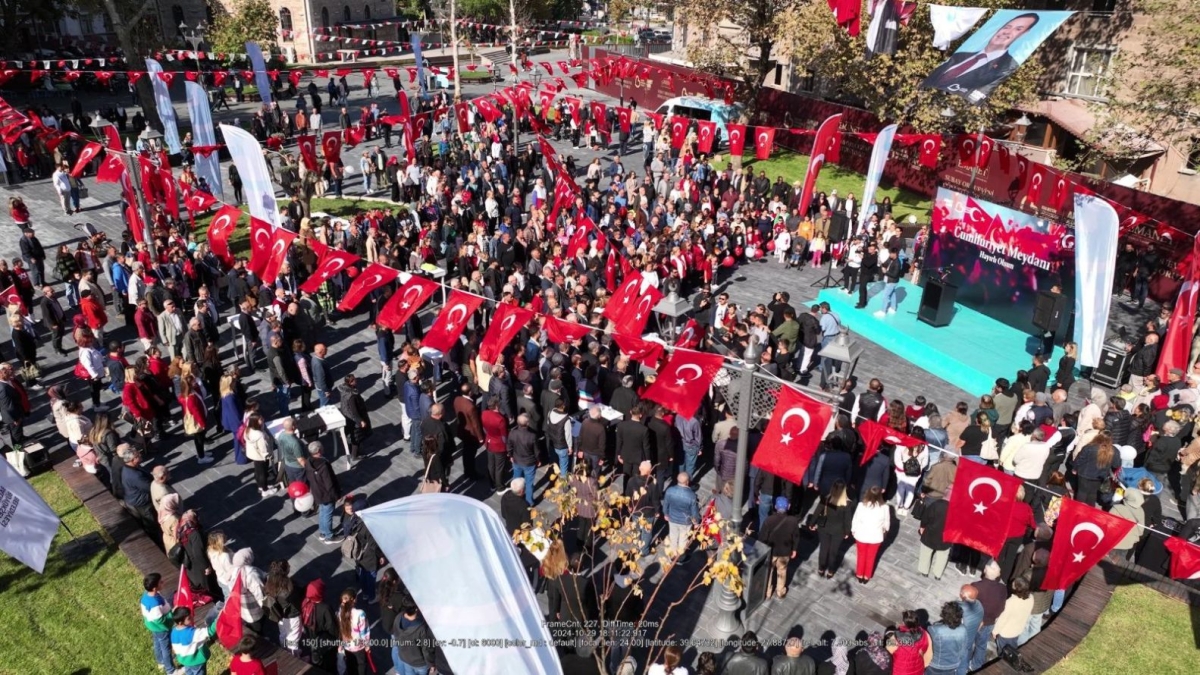 Cumhuriyet Meydanı’nda ilk etap tamam