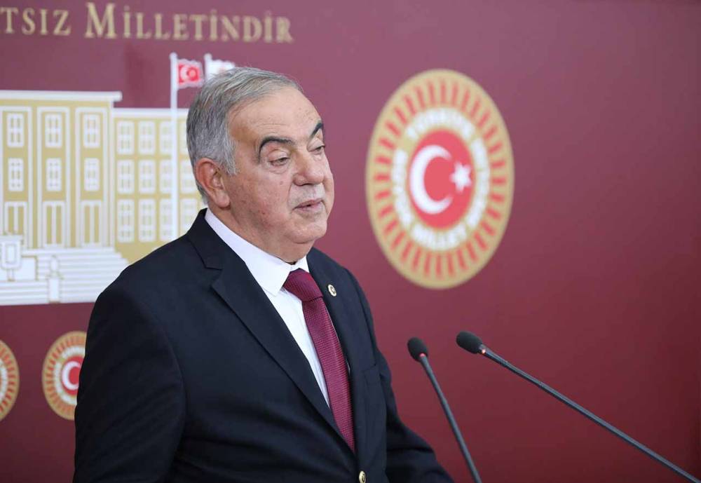 Demokrat Parti'nin tek milletvekili Haydar Altıntaş kaldı