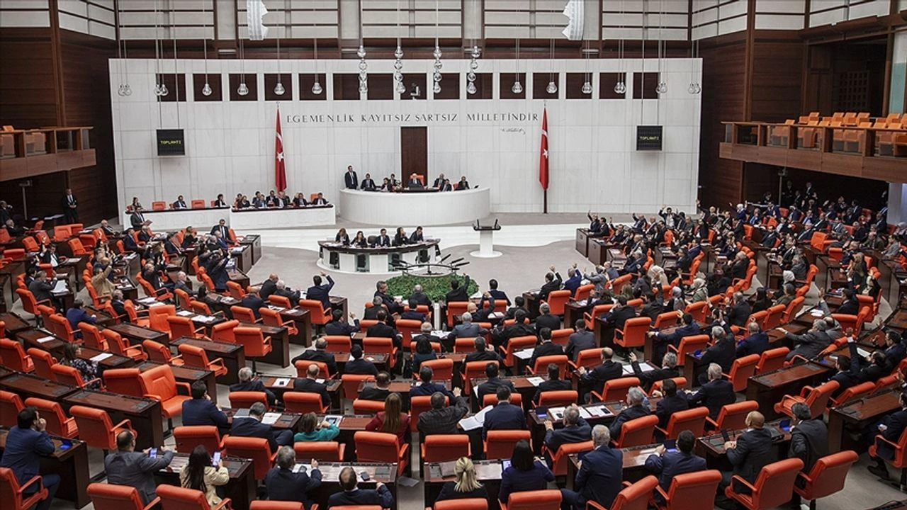 T.B.M.M.'NİN YENİ MECLİS BAŞKANI KİM SEÇİLDİ?