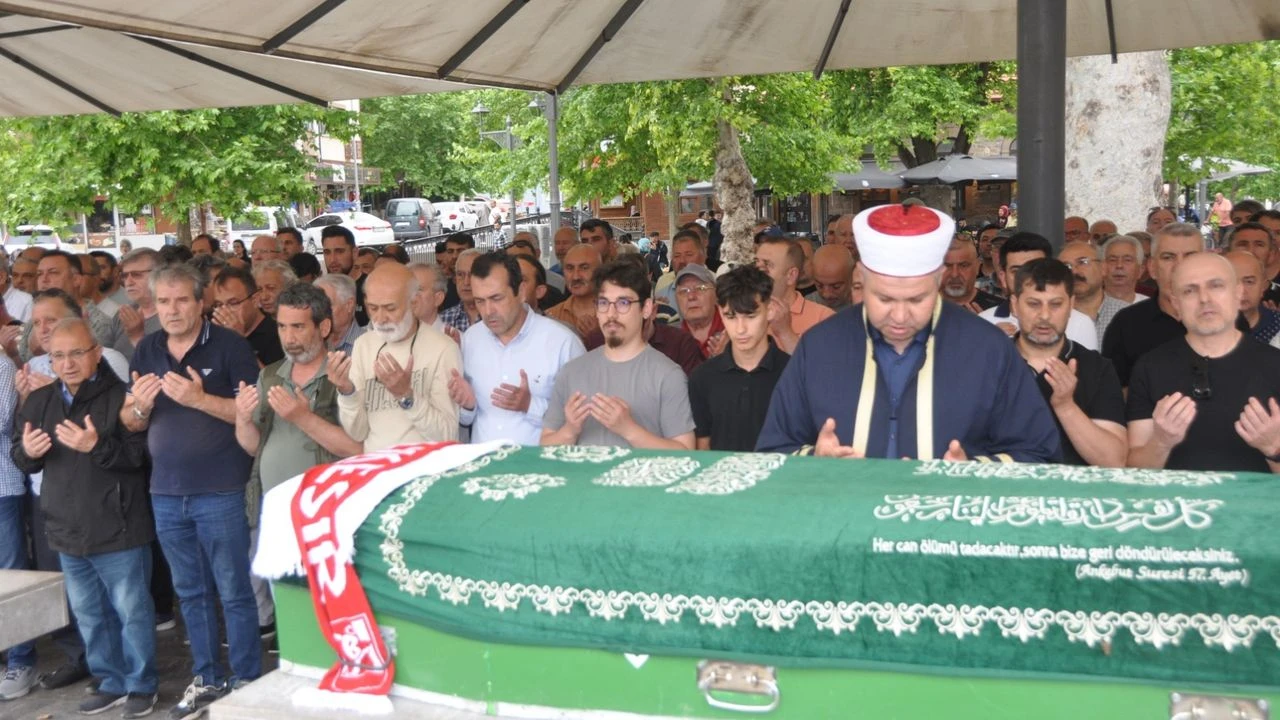 Balıkesir'de Sporun Emektar İsmi Ali Hikmet Akkaş Sonsuzluğa Uğurlandı!